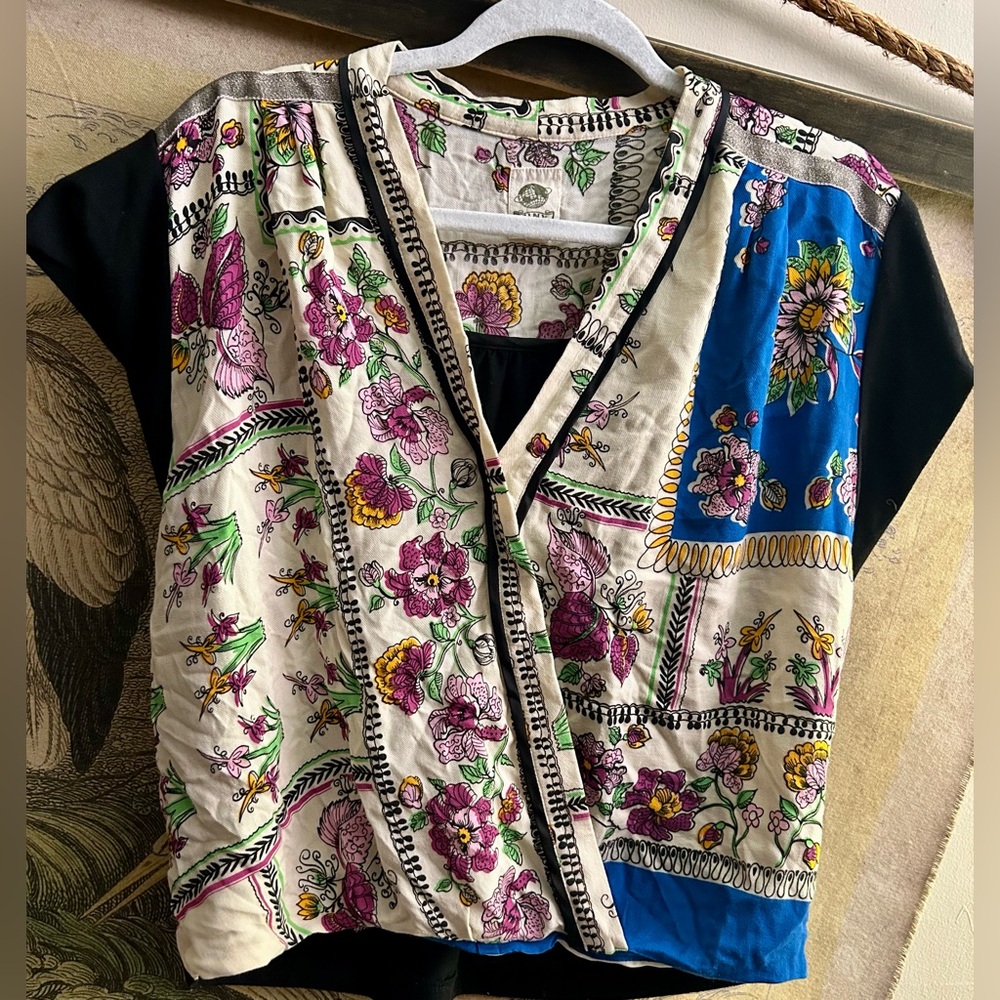 * Tiny by Anthropologie Boho Faux Wrap Top Floral Print SZ Small *